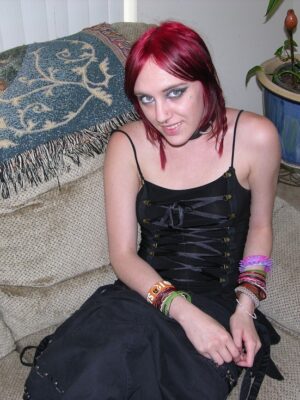 Metalhead Girl Models In nature’s garb And Widens Punk Rock Ass – Mysti