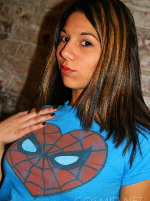 Spider girl to the rescue